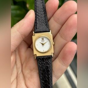 Vintage 1984 Seiko “Lacquer Frame” Women’s Dress Watch
Ref. No.: 7321-0190
